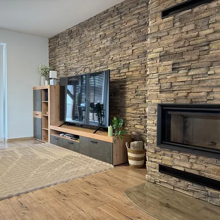 By The Pool & Garden Дом отдыха