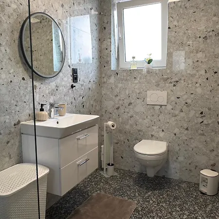 By The Pool & Garden Дом отдыха *