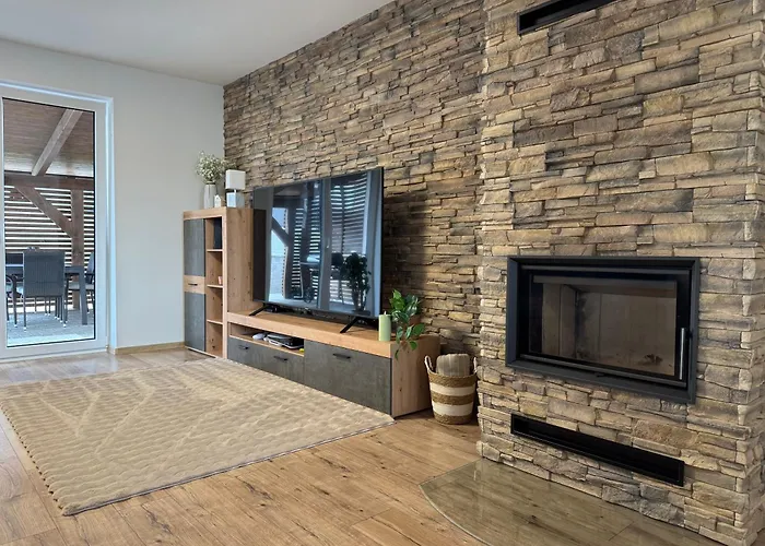 By The Pool & Garden Сasa de vacaciones