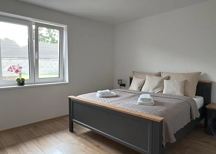 Сasa de vacaciones By The Pool & Garden Mukarschow