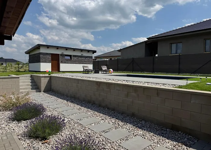 Сasa de vacaciones By The Pool & Garden Mukarschow